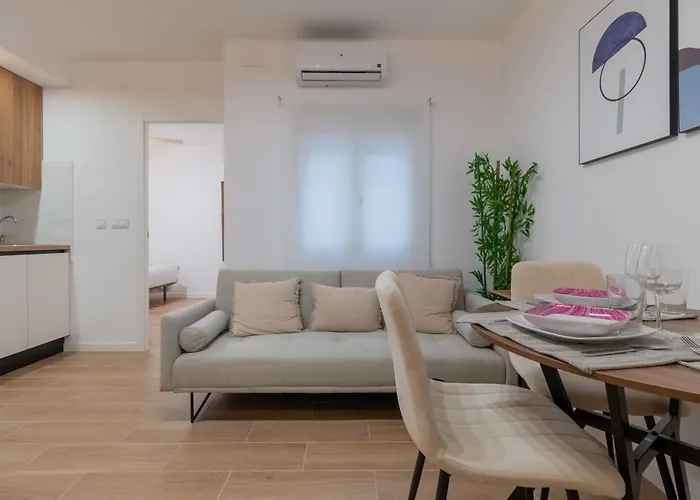 Apto Ramirez De Arellano شقة